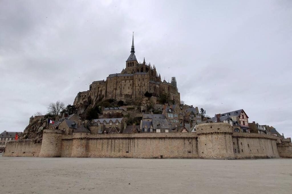 Gite La Mer, A La Campagne En Normandie, Proche Du Mont St Michel Lolif 外观 照片