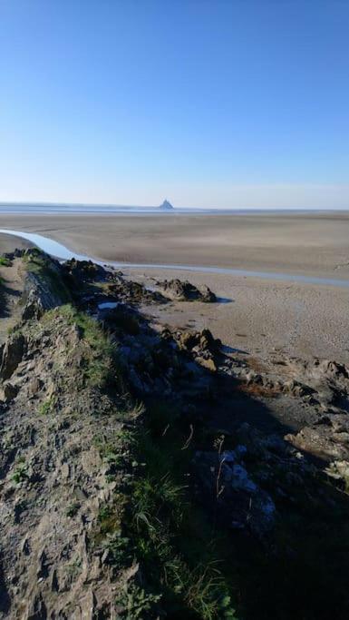 Gite La Mer, A La Campagne En Normandie, Proche Du Mont St Michel Lolif 外观 照片